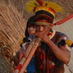 Indianer mit Blasinstrument