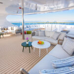 Yacht Tribute – schattiges Sonnendeck