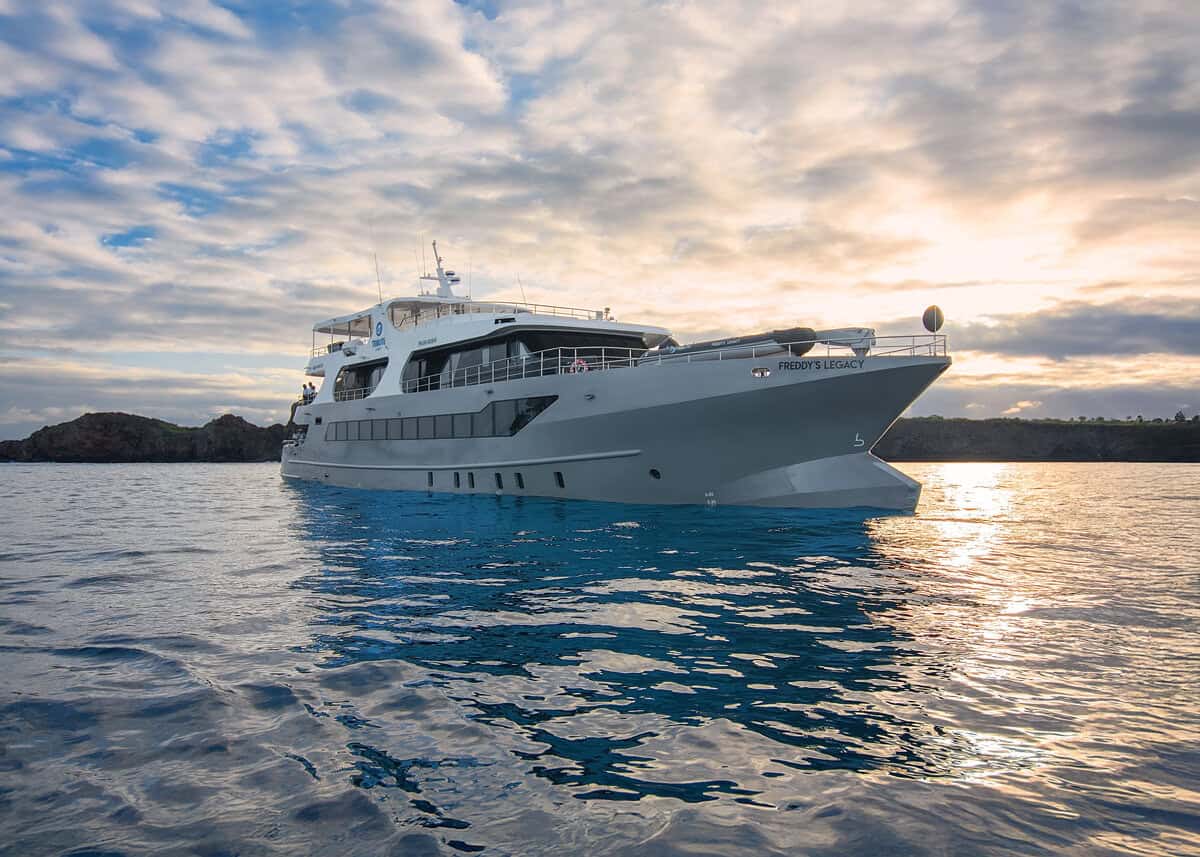 Luxusyacht Tribute auf Galápagos-Kreuzfahrt